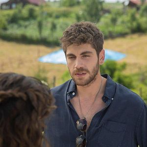 Fotoğraf Vermem Seni Ellere