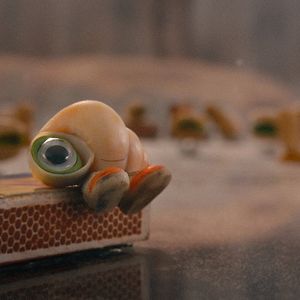 Fotoğraf Marcel The Shell With Shoes On