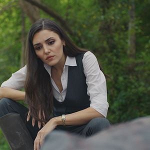 Fotoğraf Bambaşka Biri