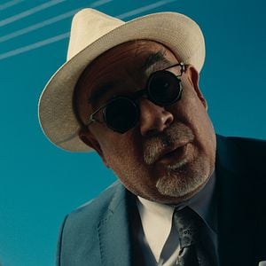 Fotoğraf Çekiç ve Gül: Bir Behzat Ç. Hikayesi