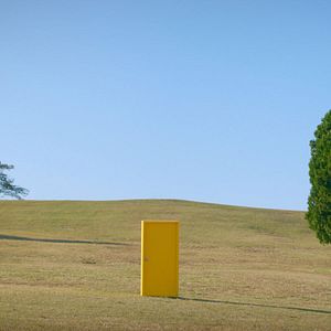 Fotoğraf Yellow Door: '90s Lo-fi Film Club