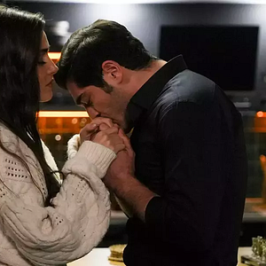 Fotoğraf Bambaşka Biri