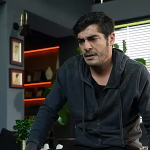 Fotoğraf Bambaşka Biri