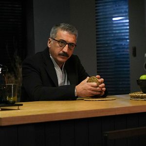 Fotoğraf Bambaşka Biri