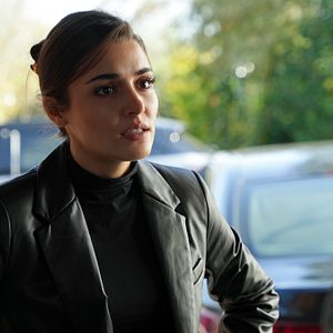 Fotoğraf Bambaşka Biri