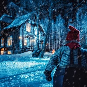 Fotoğraf There's Something in the Barn