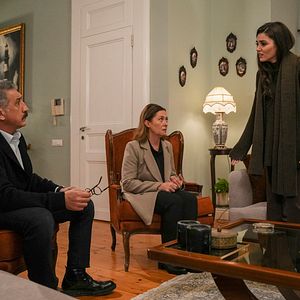 Fotoğraf Bambaşka Biri