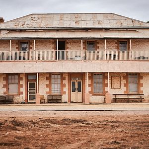 Fotoğraf The Royal Hotel