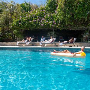 Fotoğraf One Year Off