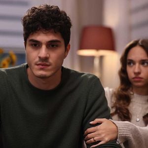 Fotoğraf Kendi Düşen Ağlamaz