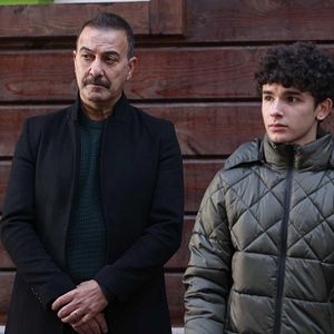 Fotoğraf Kendi Düşen Ağlamaz