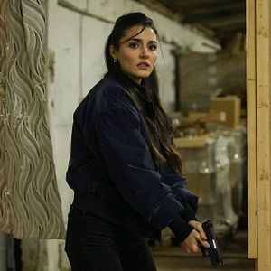 Fotoğraf Bambaşka Biri