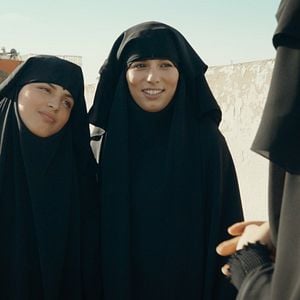 Fotoğraf Dört Kız Kardeş