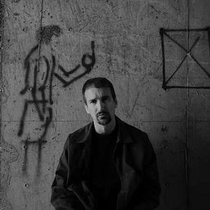 Fotoğraf Through the Graves the Wind Is Blowing