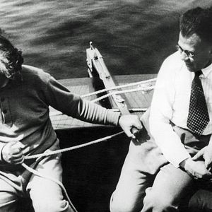 Fotoğraf Einstein And The Bomb