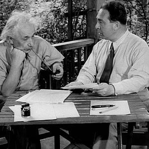 Fotoğraf Einstein And The Bomb