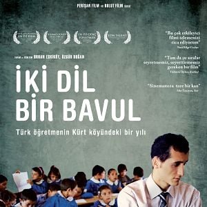 Fotoğraf İki Dil Bir Bavul