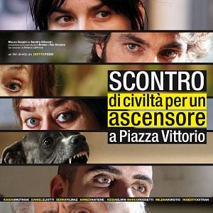 Fotoğraf Vittorio Meydanı?nda Bir Asansörde Medeniyetler Çatışması