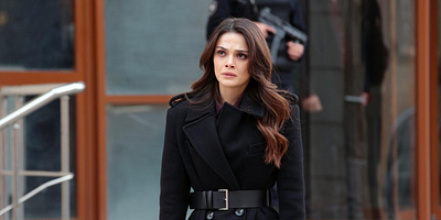 Uzak Şehir 42.Bölüm posteri