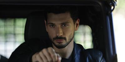 Hudutsuz Sevda 37.Bölüm posteri