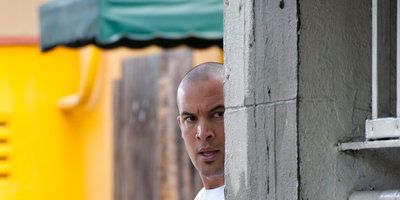 Desperate Measures posteri