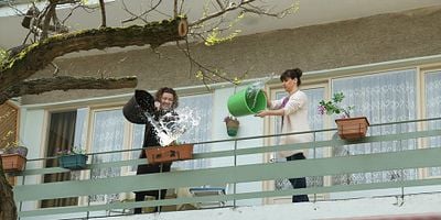 Kocamın Ailesi 44.Bölüm posteri