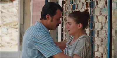 Kırgın Çiçekler 8.Bölüm posteri