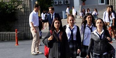 Kırgın Çiçekler 17.Bölüm posteri