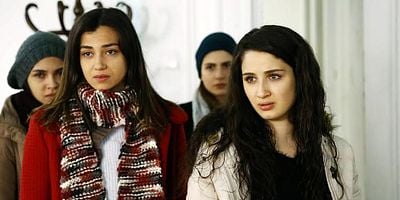 Kırgın Çiçekler 30.Bölüm posteri