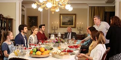 Aşk Yalanı Sever 5.Bölüm posteri