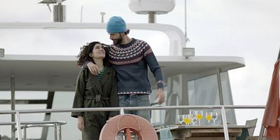 Seviyor Sevmiyor 14.Bölüm posteri