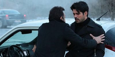 Kara Sevda 53.Bölüm posteri