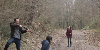 Kırgın Çiçekler 73.Bölüm posteri