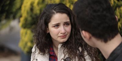 Kırgın Çiçekler 77.Bölüm posteri