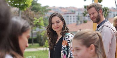 Kırgın Çiçekler 84.Bölüm posteri