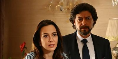 Bir Deli Sevda 4.Bölüm Final posteri