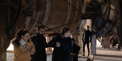 Kırgın Çiçekler 103.Bölüm posteri