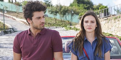 Elimi Bırakma 5.Bölüm posteri