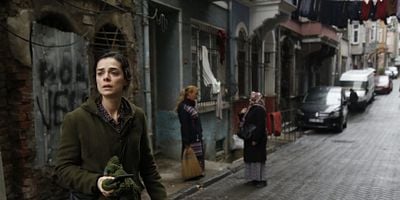 Kadın 44.Bölüm posteri