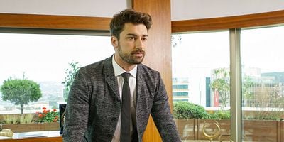 Elimi Bırakma 53.Bölüm posteri