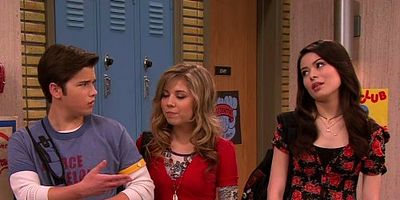 iStart a Fan War - Part 2 posteri