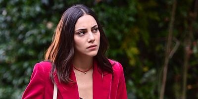 O kız 9.Bölüm posteri