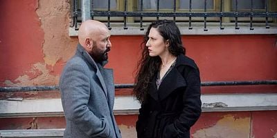 Taçsız Prenses 7.Bölüm posteri