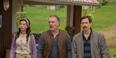 Vermem Seni Ellere 1.Bölüm posteri