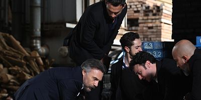 Ben Bu Cihana Sığmazam 44.Bölüm posteri