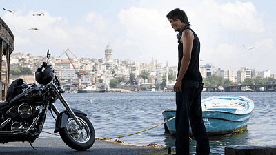 Mehmet Günsür Müjdeyi Verdi: Unutulmaz Seriye Devam Filmi Çekiliyor! haber görseli