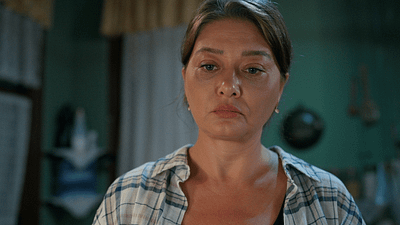 NOW’ın Nurgül Yeşilçay ve Bülent İnal'ı Başrollerinde Buluşturan Yeni Dizisi “Ömür Usta”dan Tanıtım Geldi haber görseli