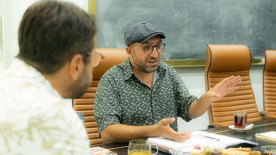 "Okul Tıraşı"nın Ödüllü Yönetmeni Ferit Karahan, Yeni Filminin Hazırlığına Başladı haber görseli