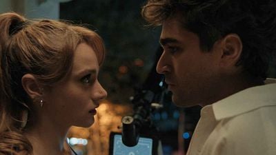 Mert Ramazan Demir ve Miray Daner’i Bir Araya Getiren "Bize Bi’şey Olmaz" Dizisinden İlk Tanıtım Geldi haber görseli