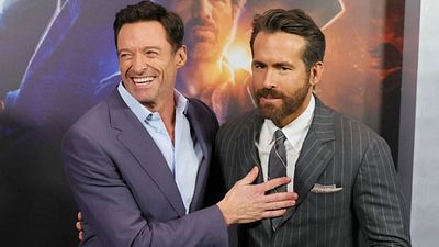 Hugh Jackman'dan Akademi'ye Çağrı: Ryan Reynolds'ı Aday Yapmayın! haber görseli